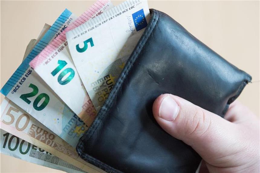 Gewerkschaften gegen bedingungsloses Grundeinkommen Ein bedingungsloses Grundeinkommen ist eine staatliche Leistung, die jeder unabhängig von seiner wirtschaftlichen Lage und ohne Gegenleistung erhält und die ein einigermaßen auskömmliches Leben sichern soll. Foto: Lino Mirgeler