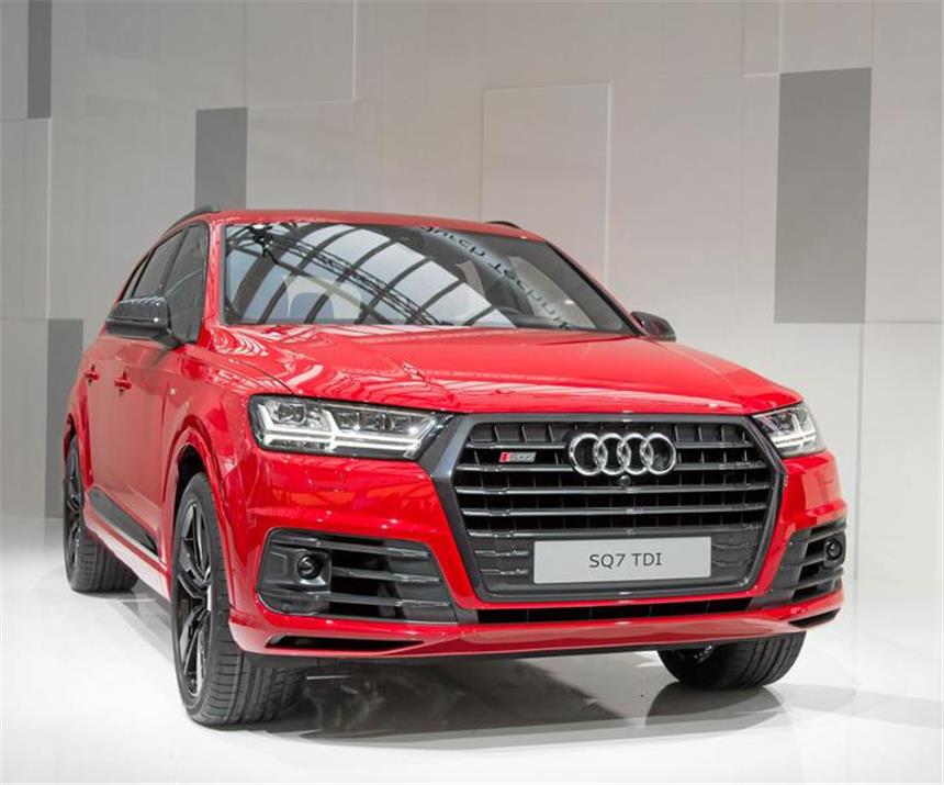 Statt Bus und Bahn: DSW-Chef Pehlke fährt "Monsterdiesel" Ein Beispielfoto: Stadtwerke-Chef Guntram Pehlke fährt solch einen Audi SQ7 in Schwarz als Dienstwagen.