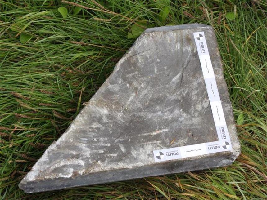 Warum Menschen Steine auf Autos werfen Ein beschlagnahmter Betonklotz. Foto: Polizei Fünen/Archiv
