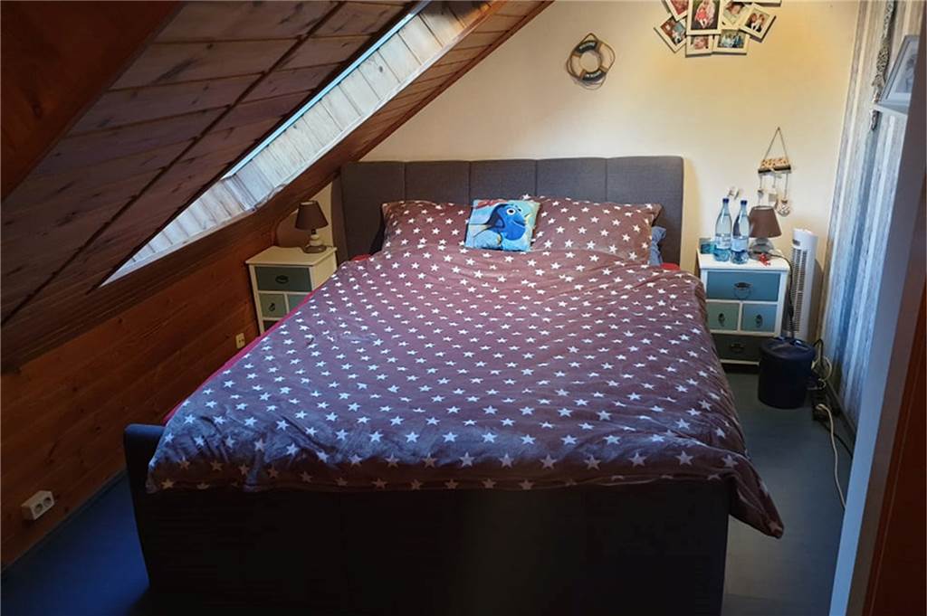 Ein Bett unterm Dachfenster: Die Familie aus Frohlinde hat ihr Dachgeschoss für ukrainische Flüchtlinge zur Verfügung gestellt.