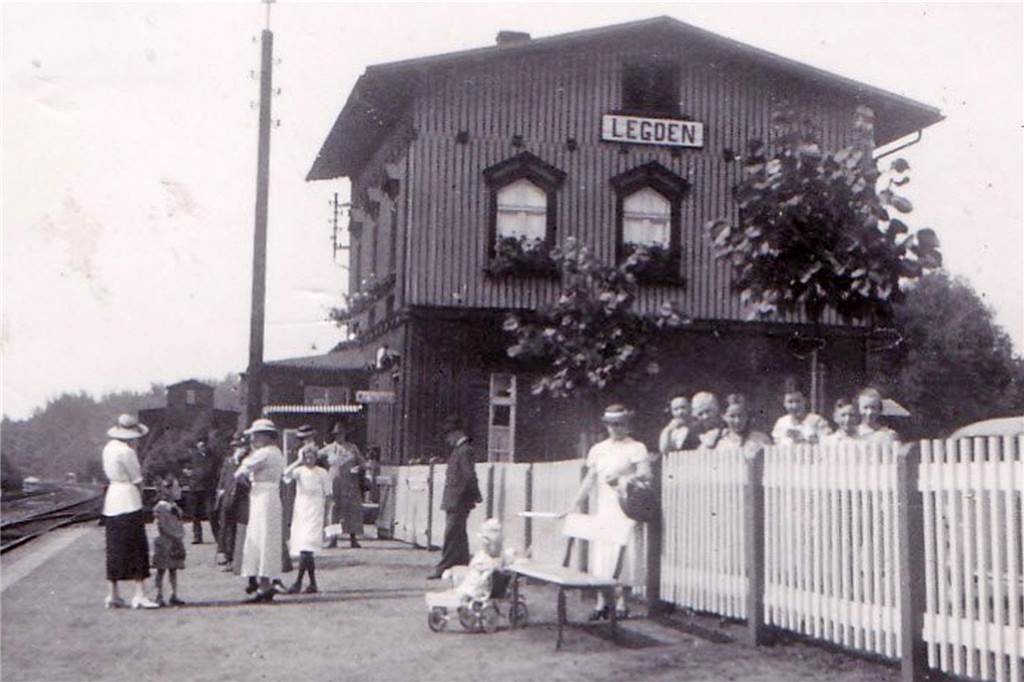 Als von Legden aus Möbel und Vieh in Waggons verschickt wurden Ein Bild aus alten Tagen, als der Bahnhof Legden noch voll in Betrieb war.