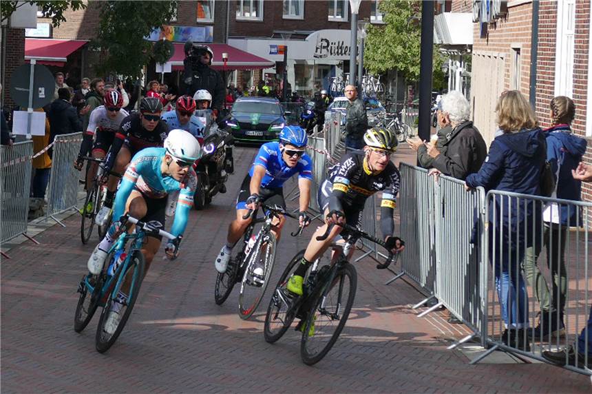 Münsterland-Giro: Auch Radsport-Star André Greipel fährt durch Stadtlohn Ein Bild aus dem Jahr 2018: Beim Giro Münsterland fuhren die Radprofis zweimal durch die Stadtlohner Innenstadt.