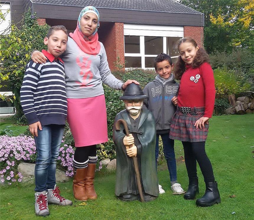 Ein Bild aus glücklichen Tagen. Mutter Hallah Chehada und ihre drei Kinder, kurz nachdem sie in Raesfeld untergekommen waren.