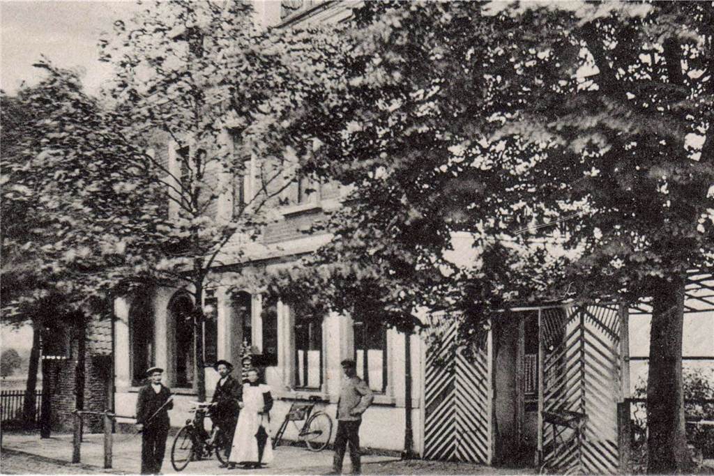 Ehemaliges Traditions-Gasthaus Berken in Dorsten wird derzeit abgerissen Ein Bild des Gebäudes aus dem Jahre 1915. Damals war Wilhelm Erwig der Pächter.
