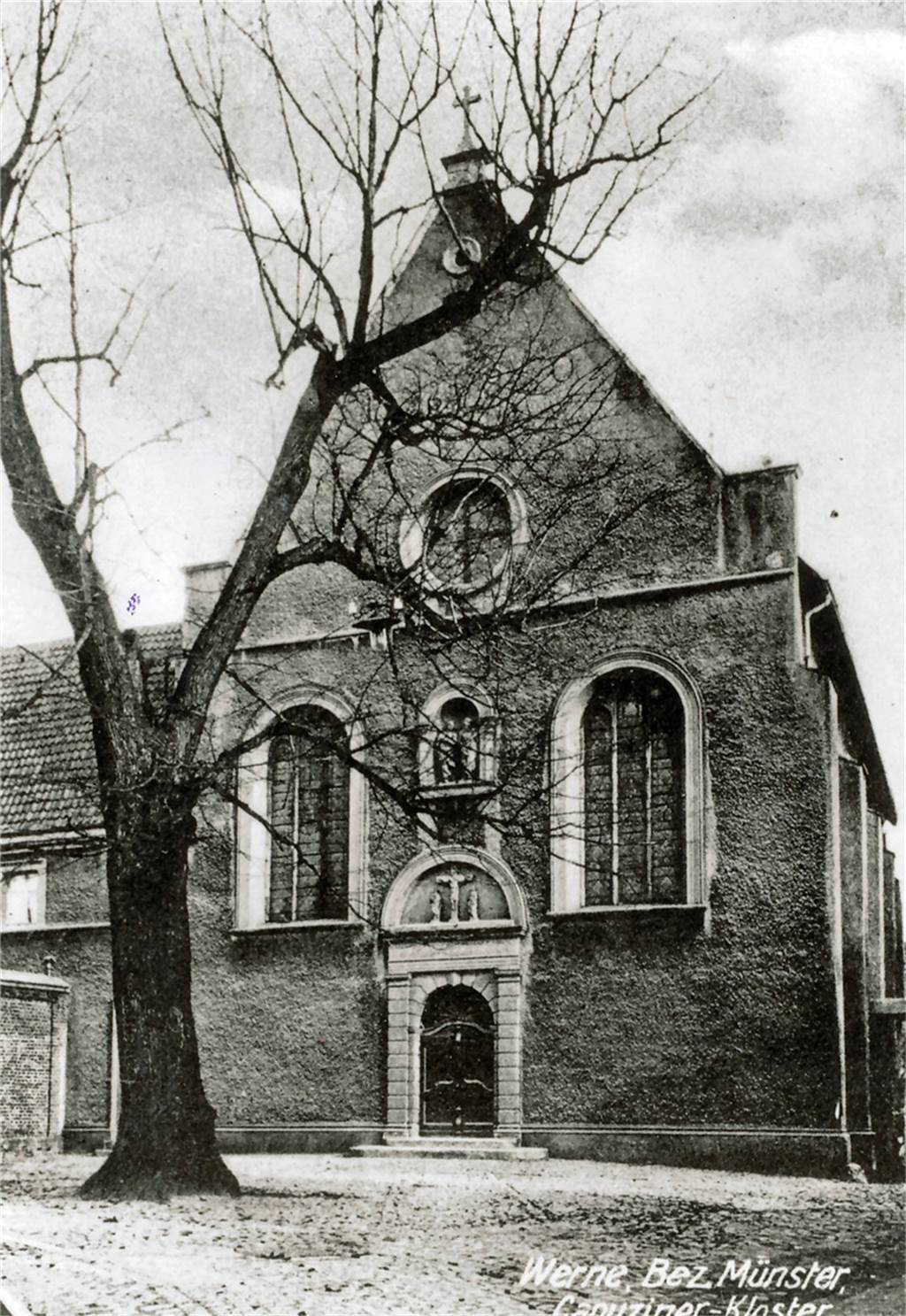 Schlimmer als Corona: Diese Krankheit riss einst Hunderte Werner in den Tod Ein Bild des Kapuzinerklosters aus der Zeit um 1920.