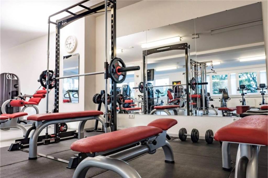 Novemberhilfe? Fitnessstudio-Inhaber hat noch keinen Cent gesehen Ein Bild mit Symbolcharakter: Holger Kopps Fitnessstudio an der Gewerbeparkstraße in Eving ist während des Corona-Lockdowns menschenleer.