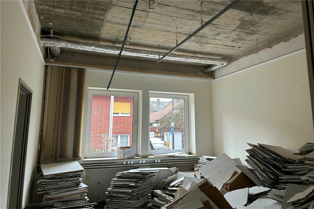 Bauarbeiten am Rathaus: Gerüste wegen Abbrucharbeiten aufgestellt Ein Bild von Januar aus dem Inneren des Rathauses zeigt: Dort ist schon einiges passiert.