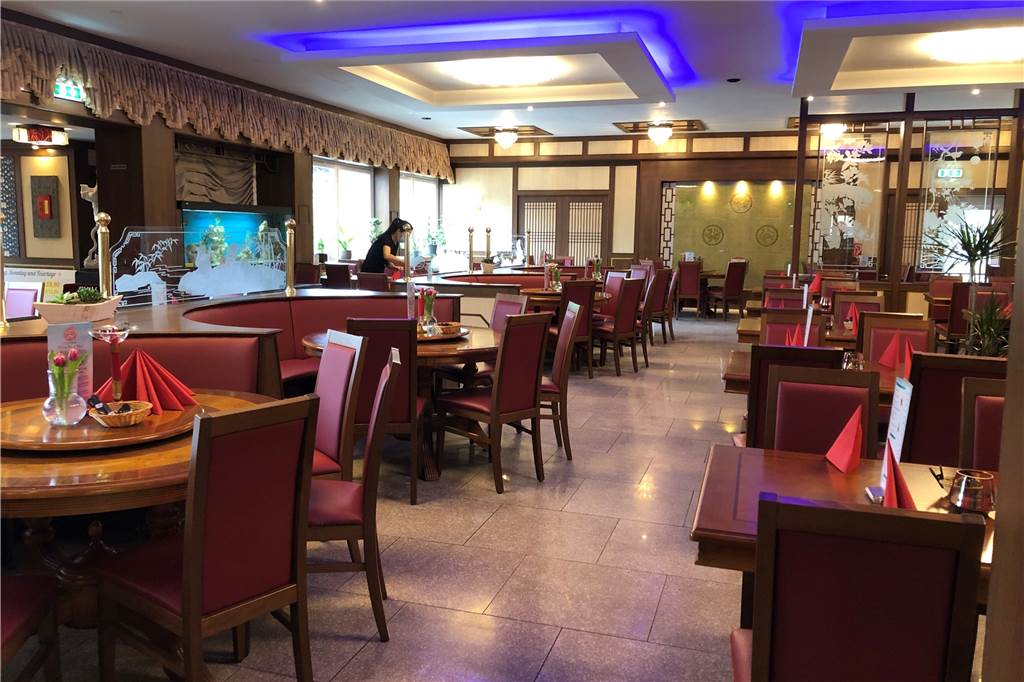 China-Restaurant Drachen See heißt Gäste in renovierten Räumen willkommen Ein Blick in den großen Saal des China-Restaurants.