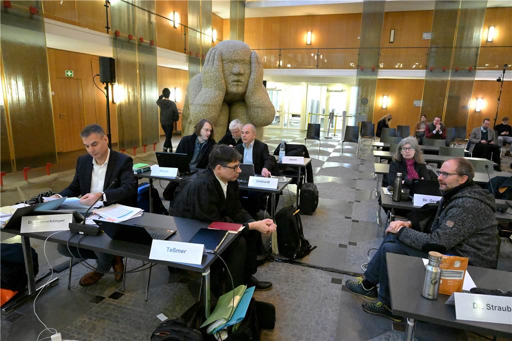 Ein Blick in den Saal beim zweiten Verhandlungstag vor dem Oberverwaltungsgericht in Münster am 20. Januar 2023. 