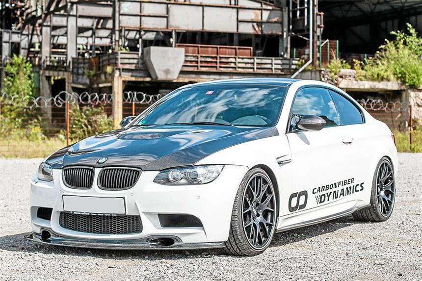Diebe erbeuten bekannten Sportwagen Ein Bolide der Aufsehen erregt: Malte Schütts umgebauter 3er BMW diente mehrfach als Motiv bei Foto-Shootings und war als Ausstellungsstück auf Motorsport-Messen zu sehen. Seit Sonntagnacht ist der Wagen verschwunden.