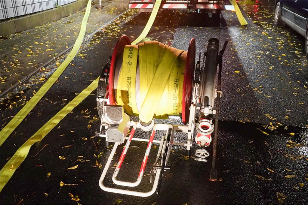 Ein Brand in einer Wohnung führte in der Nacht zu Donnerstag (10.10.2024) zu einem großen Einsatz der Feuerwehr an der Groppenbachstraße.