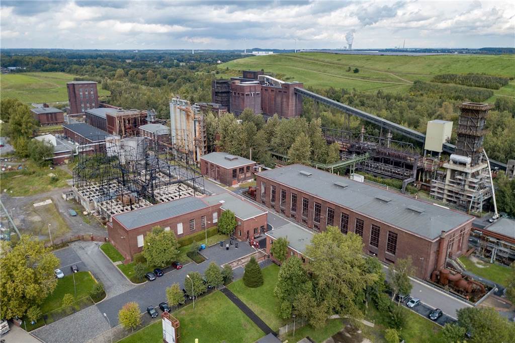 Fachhochschule und Gartenausstellung: So geht es weiter auf dem HSP-Gelände Ein Brückenschlag von der Kokerei Hansa zum Deusenberg (im Hintergrund) gehört zu den Plänen für die IGA 2027.