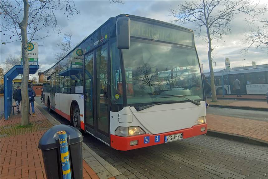 Vestische sperrt den Vordereinstieg bei Bussen Ein Bus am ZOB in Dorsten