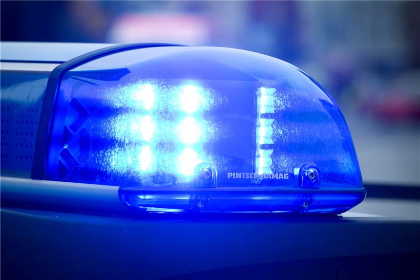 Hund verursacht Fahrrad-Sturz: Castrop-Rauxeler muss ins Krankenhaus Ein Castrop-Rauxeler Fahrradfahrer verletzte sich, nachdem er einem Hund ausweichen musste und stürzte.