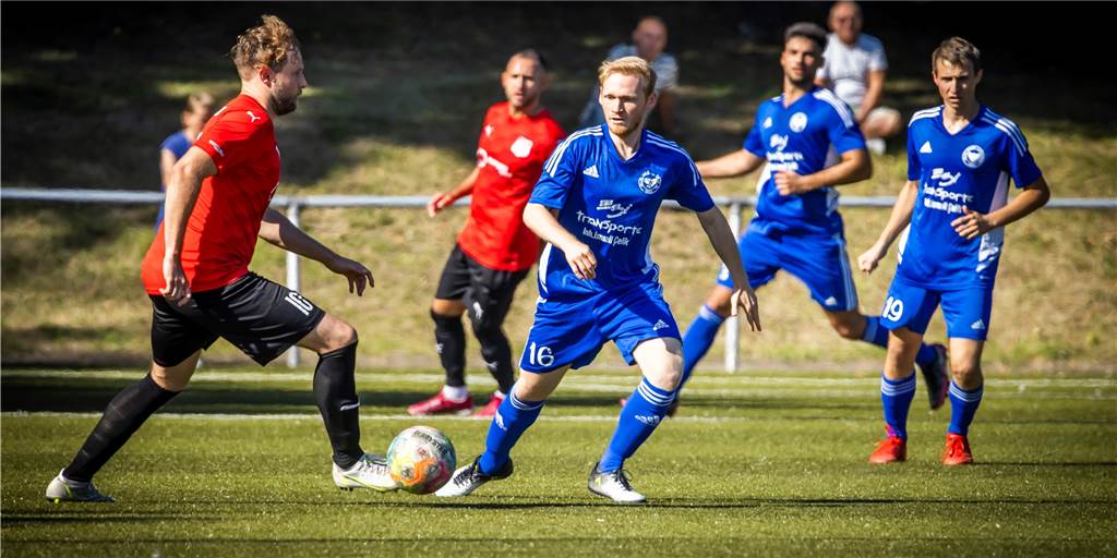 Wochenlanger Ausfall: Dortmunder Bezirksliga-Fußballer verletzt sich bei eigenem Foulspiel Ein Dortmunder Bezirksliga-Spieler hat sich schwerer am Knie verletzt.