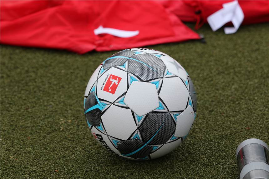 Verletzter Dortmunder Topspieler kommt um Operation herum, ist aber lange noch nicht fit Ein Dortmunder Top-Amateurfußballer hat sich vor drei Monaten schwerer verletzt. Fit ist er noch lange nicht.