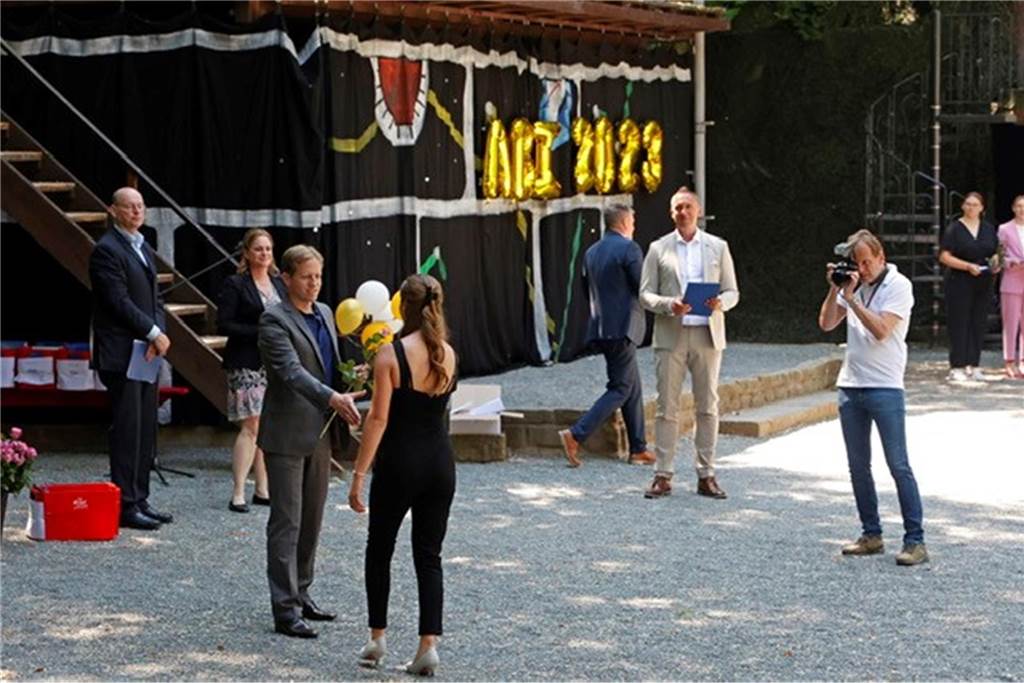 76 Mal Abi am St. Christophorus: Ein Drittel mit Eins vorm Komma Ein Drittel der Schülerinnen und Schüler hatte auf dem Abi-Zeugnis eine Eins vorm Komma.
