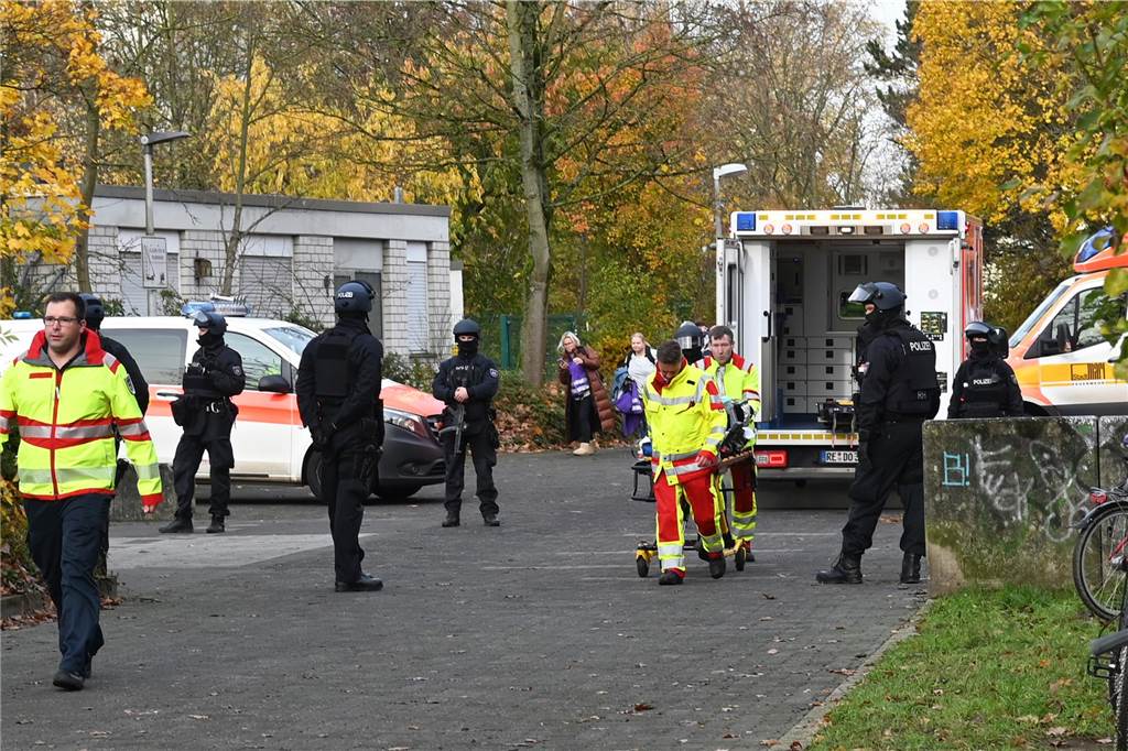 Ein Drohanruf sorgte am Mittwochmorgen für einen Großeinsatz der Polizei an der Neuen Schule Dorsten. 
