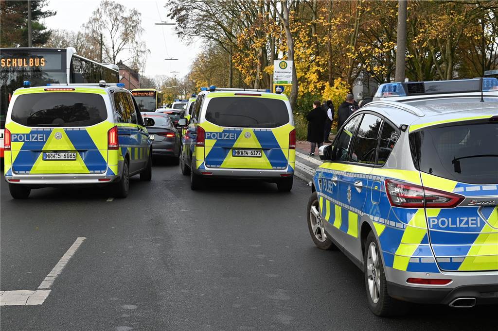 Ein Drohanruf sorgte am Mittwochmorgen für einen Großeinsatz der Polizei an der Neuen Schule Dorsten. 