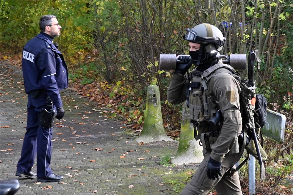 Ein Drohanruf sorgte am Mittwochmorgen für einen Großeinsatz der Polizei an der Neuen Schule Dorsten. 
