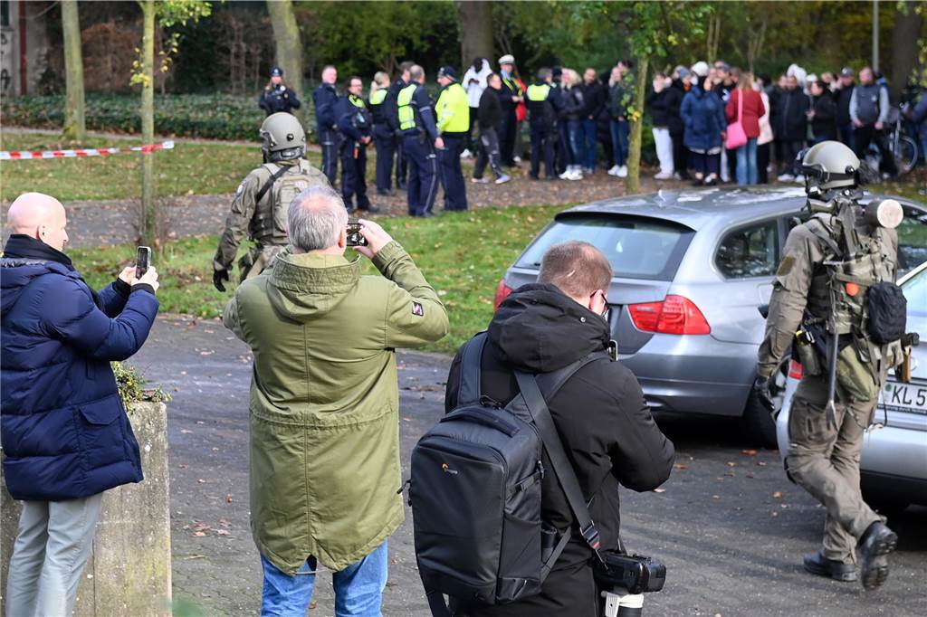 Ein Drohanruf sorgte am Mittwochmorgen für einen Großeinsatz der Polizei an der Neuen Schule Dorsten. 