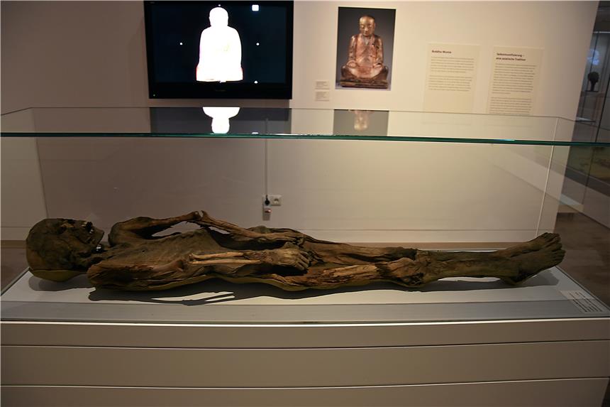 Mumien sind Relikte voller Geheimnisse Ein Dutzend menschliche Mumien, dazu einige von Tieren sowie weitere Exponate zeigt die Ausstellung. Foto: Heimann