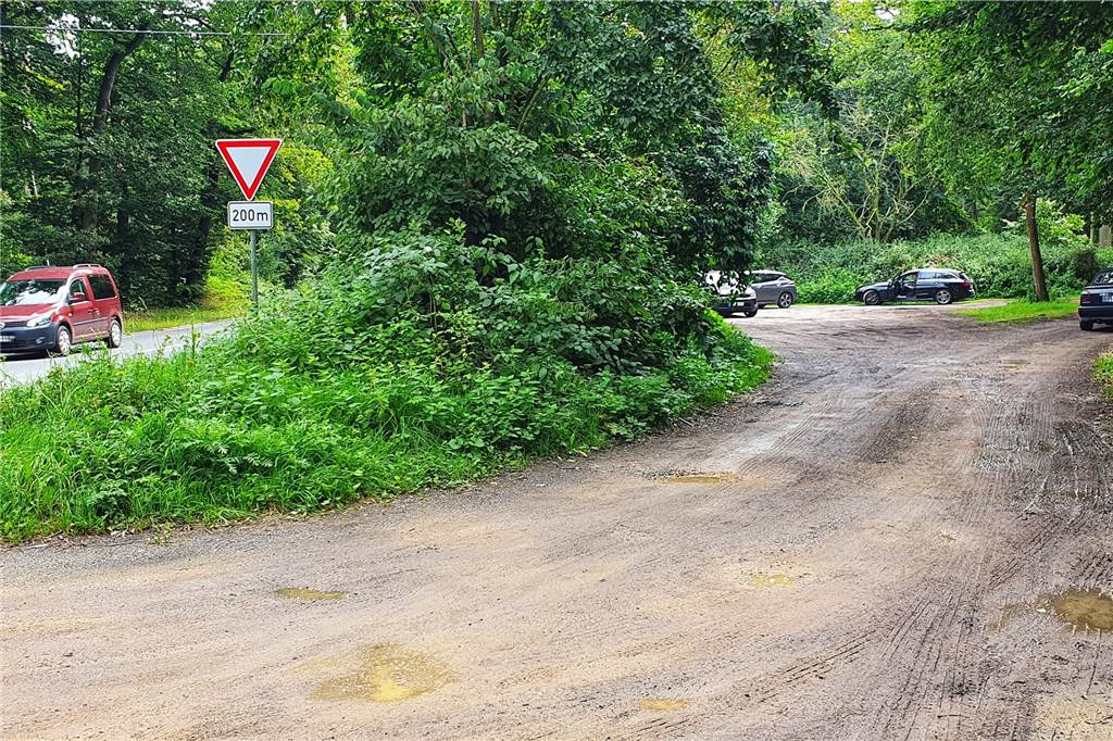 „Hol-Di-Kregel-Padd“ wird Realität: Klare Vorgabe für Sportbegeisterte Ein Einstiegspunkt des Trimm-Dich-Pfades wird der Parkplatz am Waldrand entlang der L574 sein.