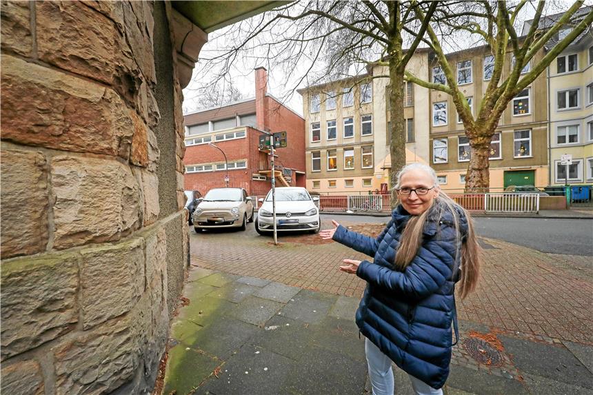 Das Motto lautet: „Jeder Straße ihre Sitzbank“ Ein erster Erfolg: Die erste Bank wird auf der Schillingstraße gegenüber der Peter-Vischer-Grundschule stehen.