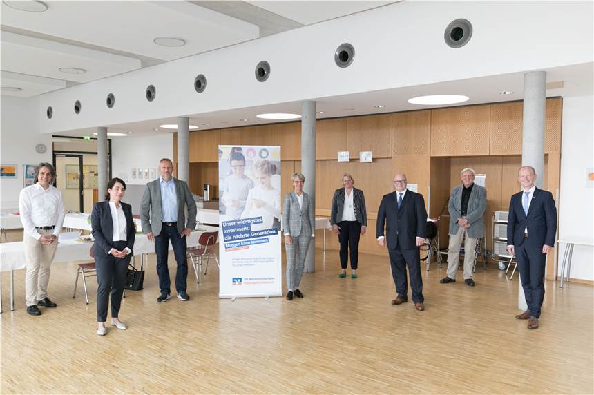 Eine halbe Million Euro für über 400 Bildungsprojekte Ein Expertengremium hat über Bildungsförderung mit der VR-Westmünsterland Bildungsinitiative diskutiert.