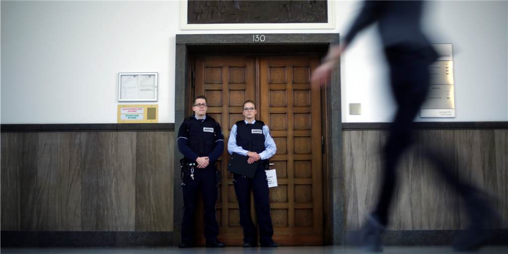 51-Jährige soll Frau als Geisel genommen und mit Messer verletzt haben Ein Fall aus dem Jahr 2014 wird derzeit vor dem Dortmunder Landgericht verhandelt.