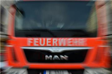 Ein Feuerwehrauto bei einer Infoveranstaltung des Bundesamtes für Bevölkerungsschutz und Katastrophenhilfe. Foto: Britta Pedersen/Archiv