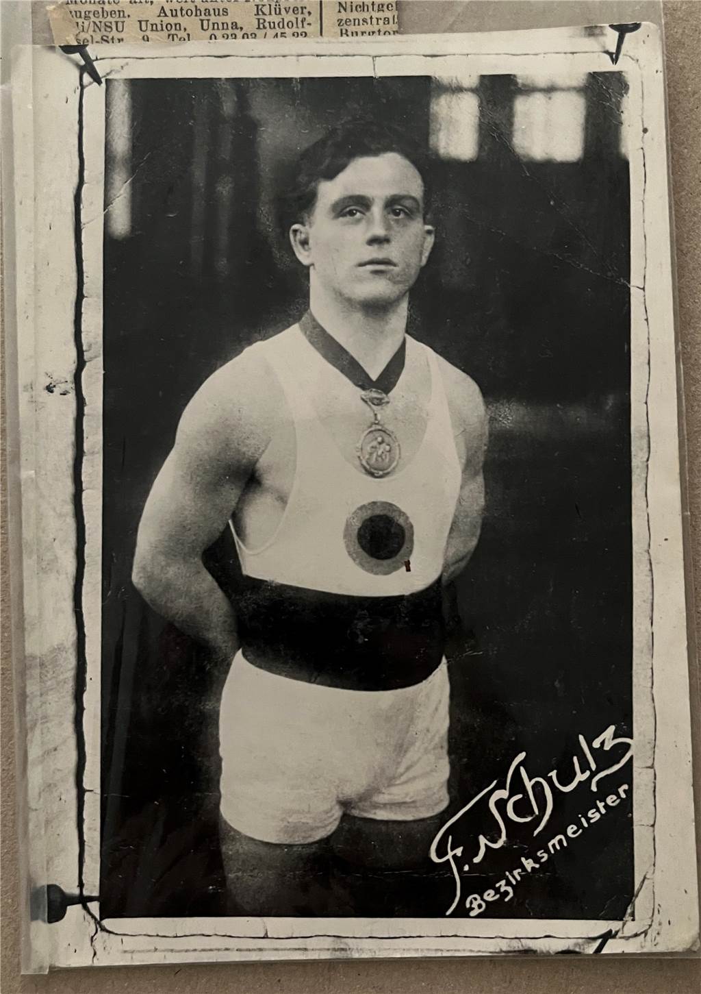 Die Ehe von Gerda und Friedhelm begann vor 70 Jahren mit einer Panne Ein Foto von 1902: Friedrich Schulz als Bezirksmeister im Ringen.