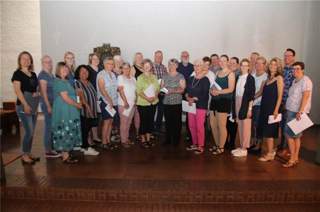 Nach langer Suche hat die Kirchengemeinde St. Mauritius endlich einen neuen Kirchenmusiker Ein gewagtes Experiment war der Spontanchor, der Ende August mit nur einer Stunde Vorbereitung ein kurzes Konzert gab.
