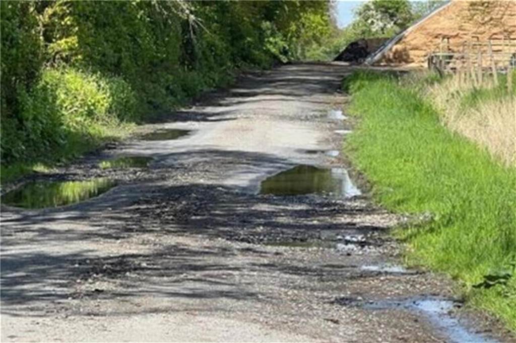 Sanierung Wirtschaftswege: Planänderung und Eigentümerbeteiligung Ein maroder Wirtschaftsweg