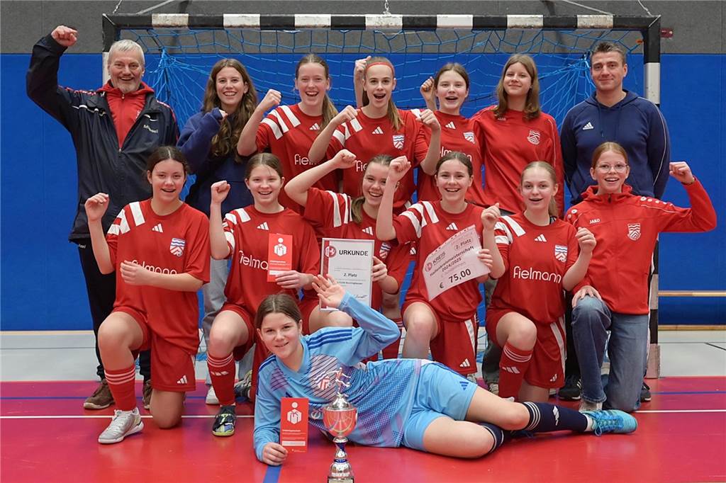 U15-Mädels des FC Marbeck jubeln in Oer-Erkenschwick: Kreismeisterschaft endet zwei Stunden früher Ein gutes Turnier spielten auch die Mädchen von Concordia Flaesheim, die auf Platz zwei landeten.