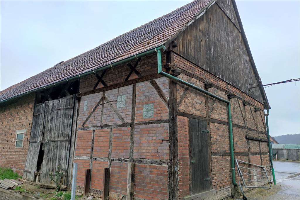 Vom Bungalow bis zur Villa: Acht Wohnhäuser zum Kaufen im Revier Ein Halterner Landwirt verkauft diese Scheune aus dem 18. Jahrhundert. Bedingung: Sie muss selbst abgebaut werden.