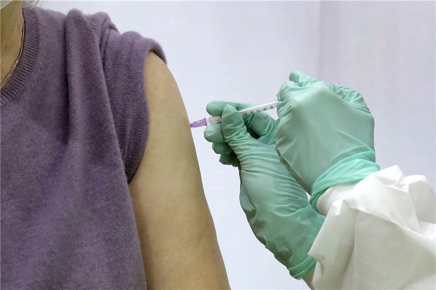 Hausarzt aus NRW gibt Impfreste seinen Patienten Ein Hausarzt aus Nordrhein-Westfalen will keine Impfdosis verschenken.