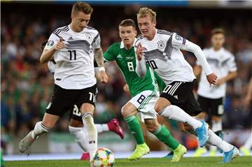 Ein Heimspiel für Marco Reus (l.) und Julian Brandt. Das DFB-Team testet in Dortmund gegen Argentinien.