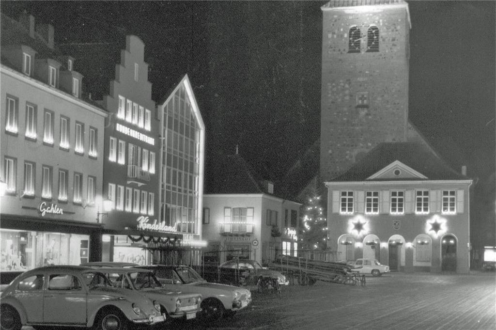 Altstadt: Ein Ortsteil mit hoher Lebensqualität, aber viel Verkehr Ein historisches Bild vom Dorstener Marktplatz.