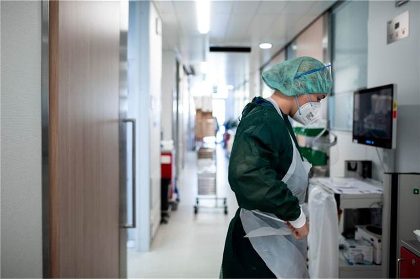 Viele Corona-Fälle mit aber nicht wegen des Virus in Klinik Ein hoher Anteil der Corona-Patienten im Krankenhaus ist nicht wegen Corona sondern mit Corona zur Behandlung gekommen.