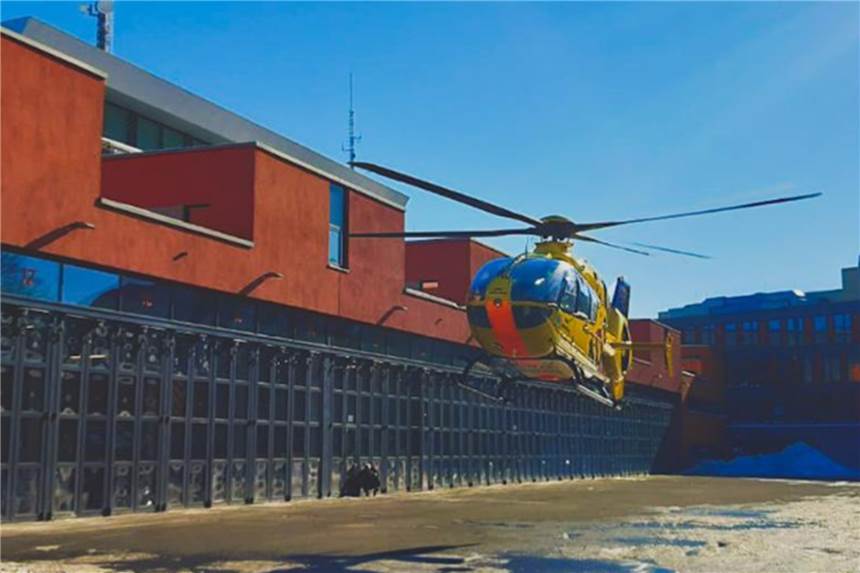 Hubschrauber landet auf Feuerwehr-Hof in der City – „Das gab es lange nicht“ Ein Hubschrauber ist am Samstagnachmittag (13.2.) auf dem Hof der Feuerwehrwache 1 in Dortmund gelandet.