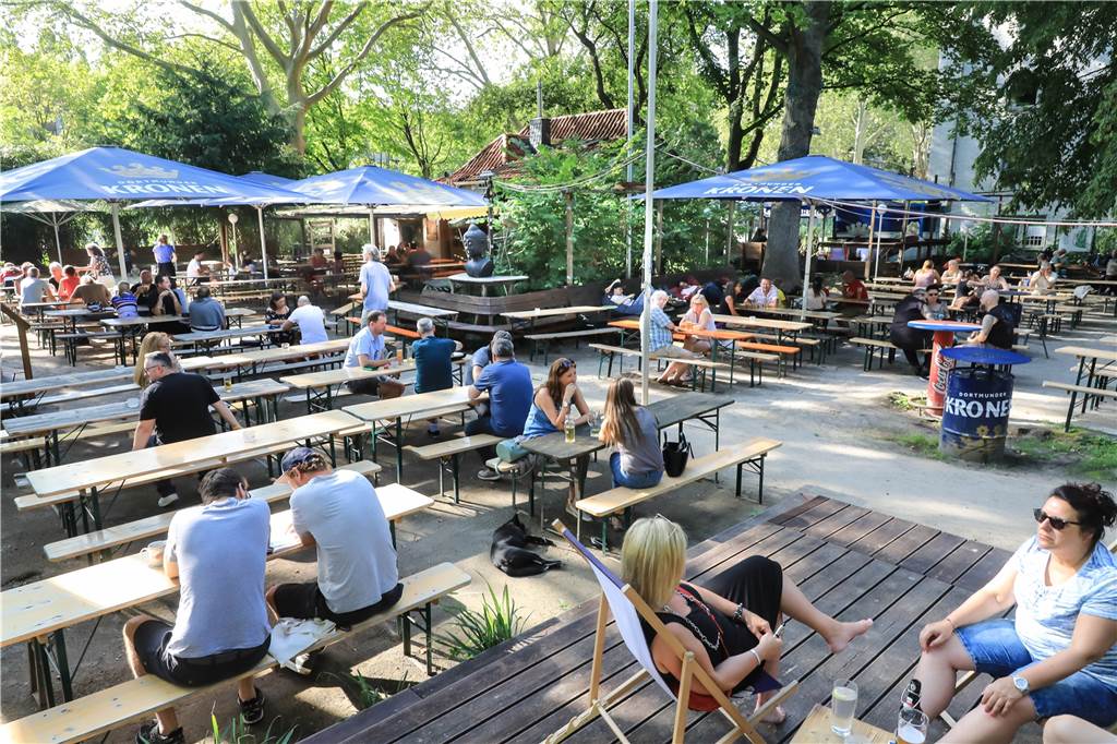 Das sind die schönsten Biergärten in Dortmund – Übersicht, Check und Karte Ein klassicher Biergarten ist das Cafe Erdmann am Rande des Westparks.