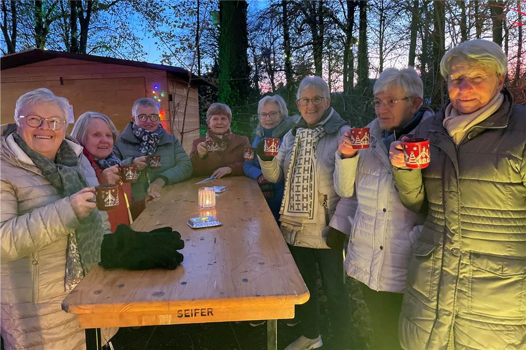 Ein Lichtermeer im Wenninghof: Das Lichterfest in Stadtlohn lädt Sie ein zu einem besonderen Weihnachtsmarkt.