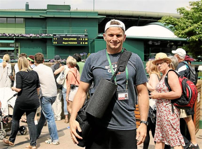 Lüner begleitet Profi Jan-Lennard Struff auf Turnieren Ein Lüner Jung in Wimbledon: Uwe Liedtke als Physio und Fitnesscoach von Jan-Lennard Struff.