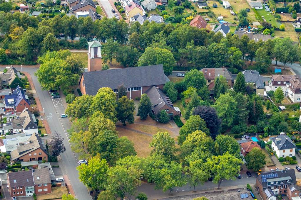 Die Laurentius-Kirche aus der Vogelperspektive