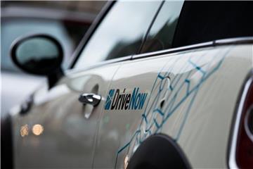 Ein Mini Cabrio des Carsharing-Unternehmens DriveNow. Foto: Rolf Vennenbernd