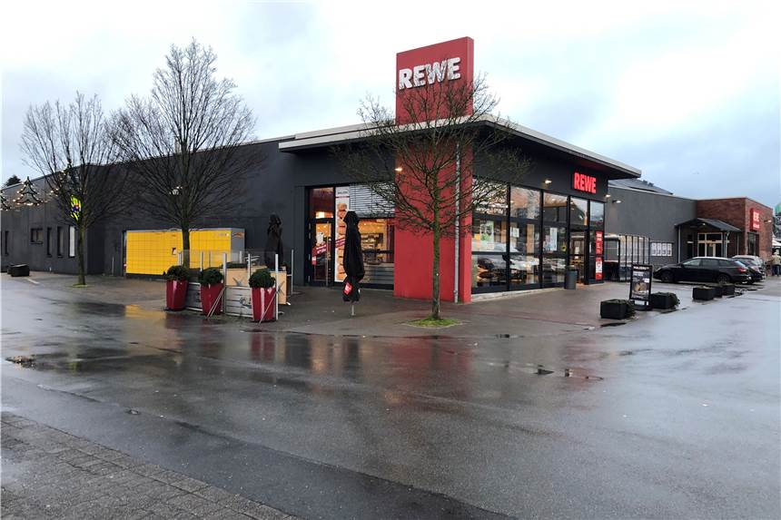 Schlag gegen Kopf: Räuber entreißt Rewe-Mitarbeiter Tasche mit Bargeld Ein Mitarbeiter des Rewe-Supermarktes in Brambauer ist Opfer eines Raubüberfalls geworden.