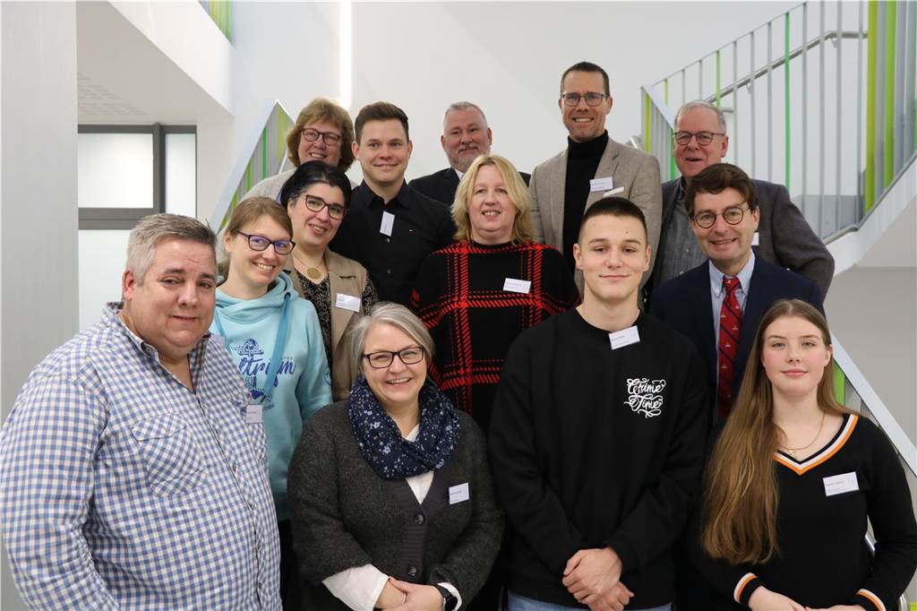 Regierungspräsident lobt praxisnahen Unterricht an der Sekundarschule Ein nachhaltiges Gespräch geht zu Ende und Andreas Bothe verlässt Kirchhellen mit zahlreichen Anregungen für die Zukunft der Schulen.