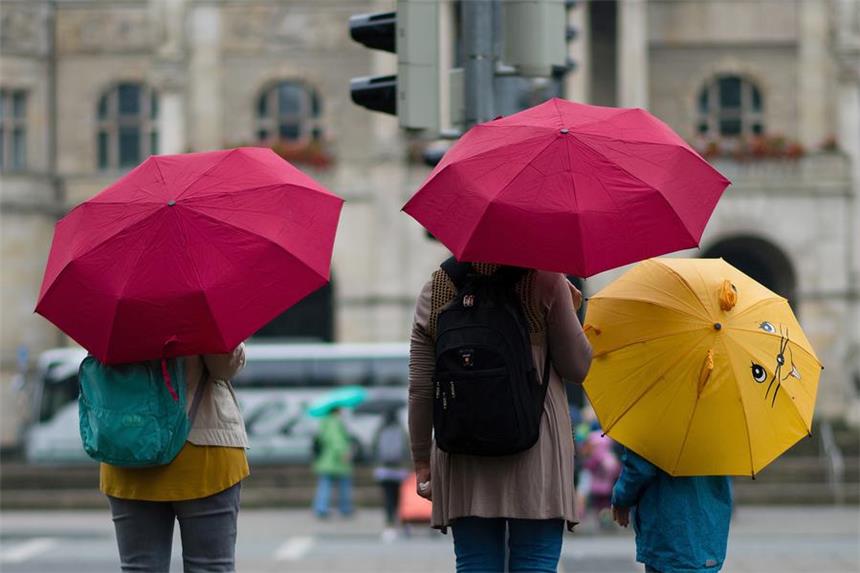 Ferienregionen in NRW trotzen schlechtem Wetter Ein nasser Sommer – die NRW-Urlauber stört das nicht. Die Urlaubsregionen sind zufrieden.