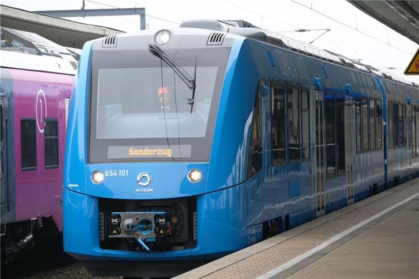 „New York Times“: Westdeutschland gehört zu Top-Zielen Ein neuer Brennstoffzellenzug, der mit Strom aus Wasserstoff fährt, auf dem Bahnhof in Wolfsburg. Foto: Peter Steffen
